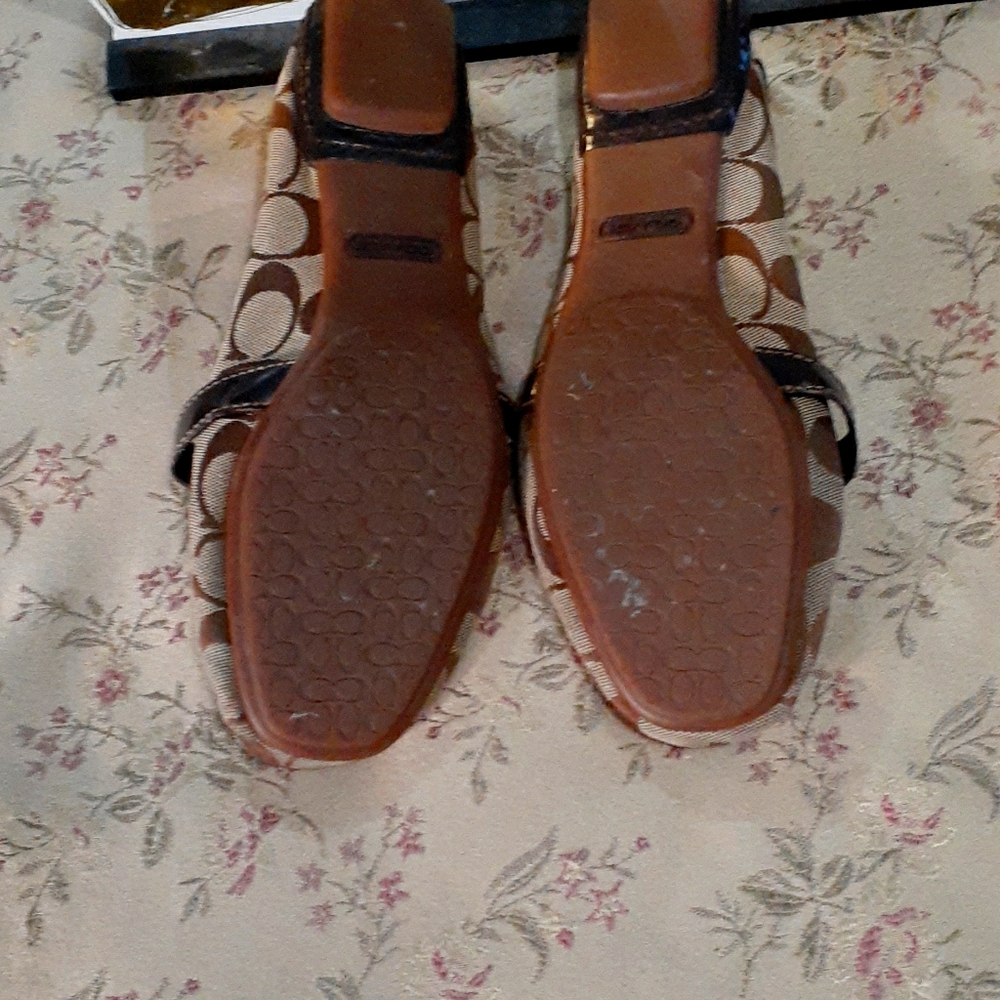 Coach shoe size 9 - Picture 3 of 4